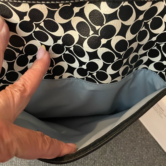 Coach Chelsea Signature Heritage Stripe Black and Cream Signature Tote EUC - Picture 5 of 8